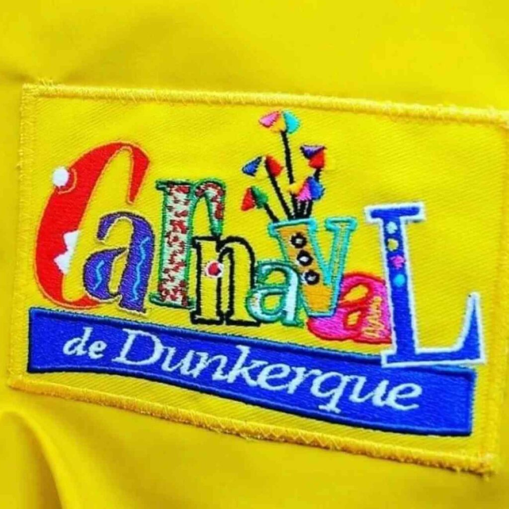 Affiche colorée du Carnaval de Dunkerque 2025, représentant les festivités et les défilés emblématiques de cet événement historique et populaire dans le nord de la France.