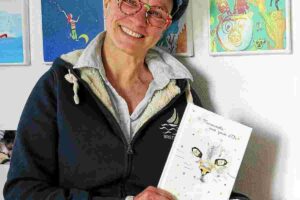 Sand Arty présente son livre jeunesse "Mimounette aux yeux d’or", hommage illustré à son chat disparu, en presqu’île de Crozon