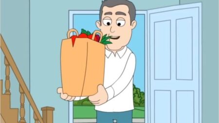 Homme de dessin animé entrant dans une maison avec des sacs de courses, souriant vers un chien qui l’accueille, tandis qu’un chat observe la scène depuis un meuble en arrière-plan.