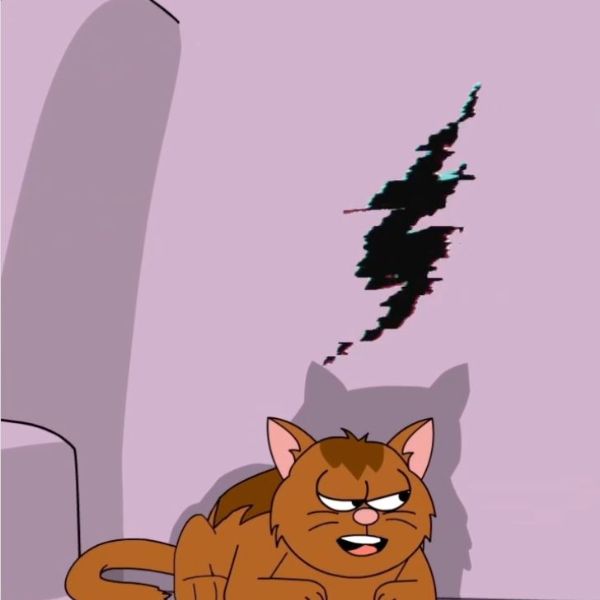 Chat de dessin animé visiblement contrarié, assis devant un mur griffé avec une large trace noire.